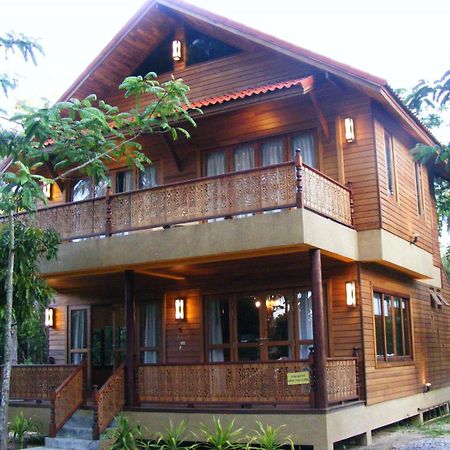 Baan Banyan Villa, Wood House Short Walk To Mae Nam Beach Bagian luar foto