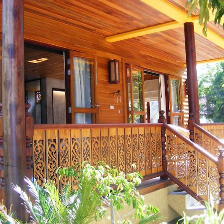 Baan Banyan Villa, Wood House Short Walk To Mae Nam Beach Bagian luar foto