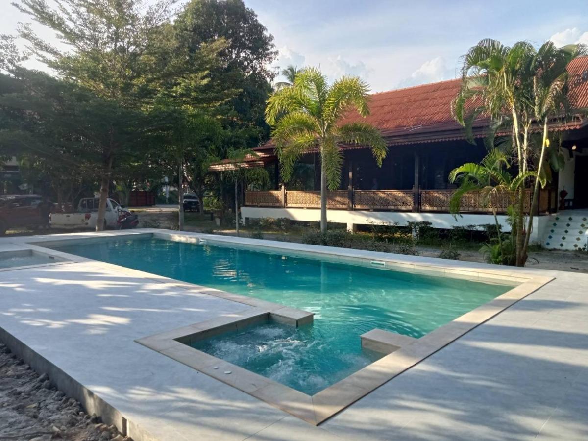 Baan Banyan Villa, Wood House Short Walk To Mae Nam Beach Bagian luar foto