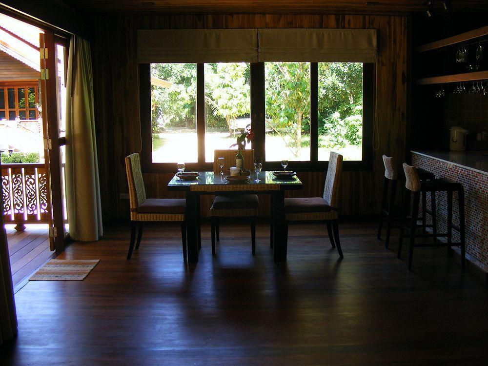 Baan Banyan Villa, Wood House Short Walk To Mae Nam Beach Bagian luar foto