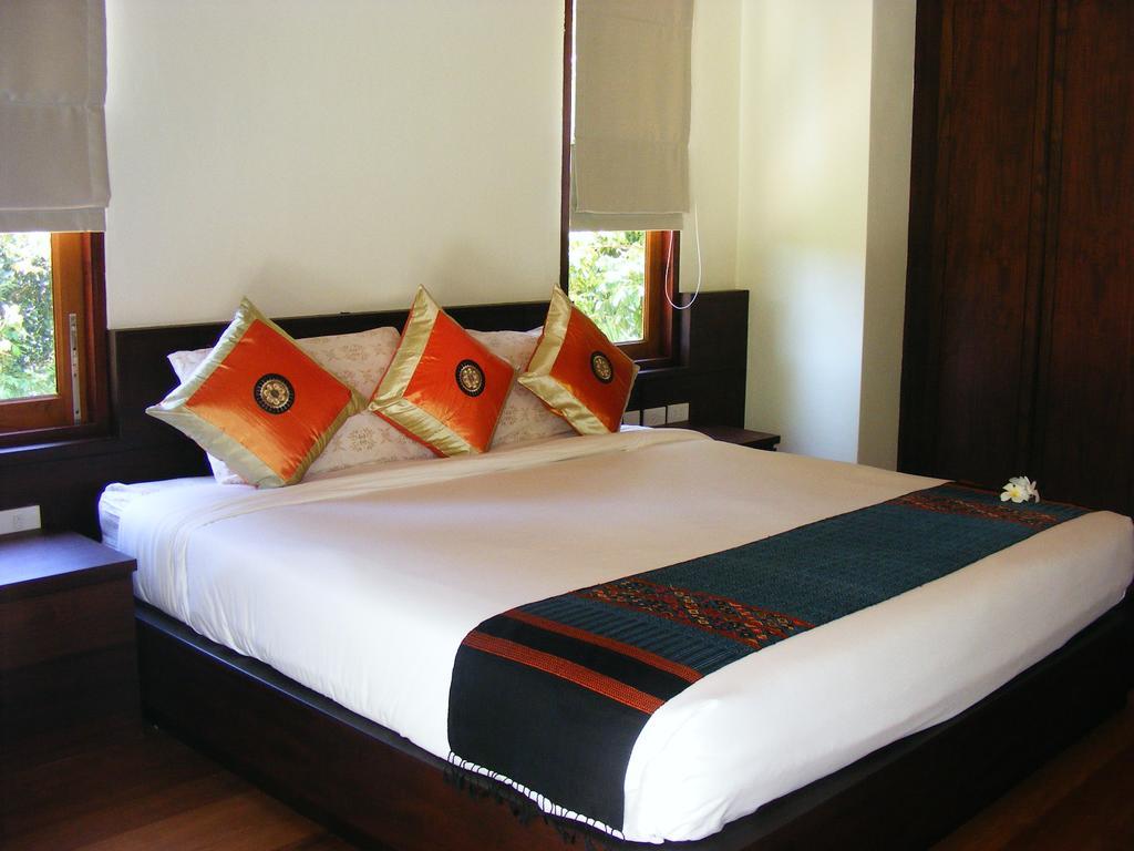 Baan Banyan Villa, Wood House Short Walk To Mae Nam Beach Bagian luar foto
